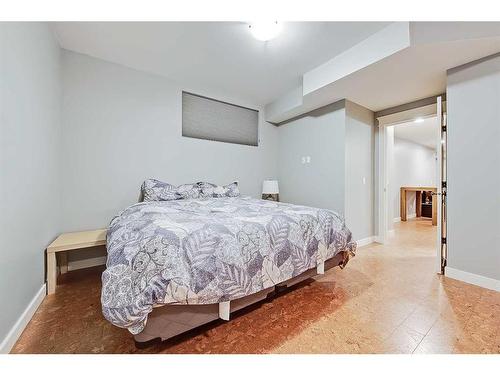 2410 7 Avenue Nw, Calgary, AB - Indoor Photo Showing Bedroom