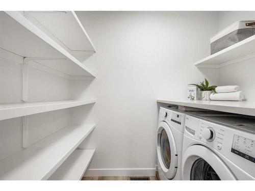 3940 Point Mckay Road Nw, Calgary, AB - Indoor Photo Showing Laundry Room