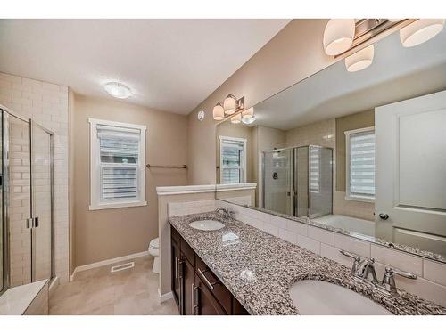 41 Nolanhurst Crescent Nw, Calgary, AB - Indoor Photo Showing Bathroom