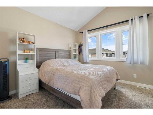 14 Ravenswynd Rise Se, Airdrie, AB - Indoor Photo Showing Bedroom