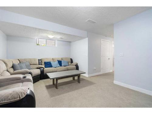 14 Ravenswynd Rise Se, Airdrie, AB - Indoor