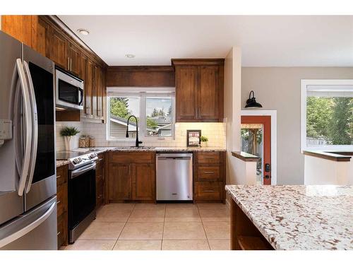 26 Waskatenau Crescent Sw, Calgary, AB - Indoor Photo Showing Kitchen With Stainless Steel Kitchen With Upgraded Kitchen
