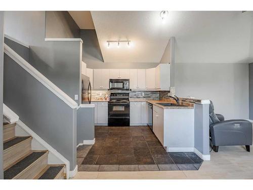 308 Taradale Drive Ne, Calgary, AB - Indoor Photo Showing Kitchen