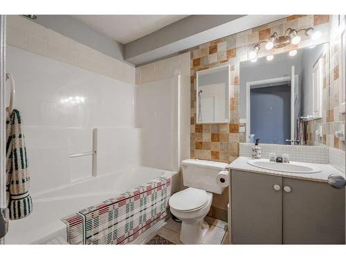 308 Taradale Drive Ne, Calgary, AB - Indoor Photo Showing Bathroom
