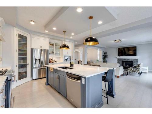 38 Westpark Crescent Sw, Calgary, AB - Indoor Photo Showing Kitchen With Upgraded Kitchen