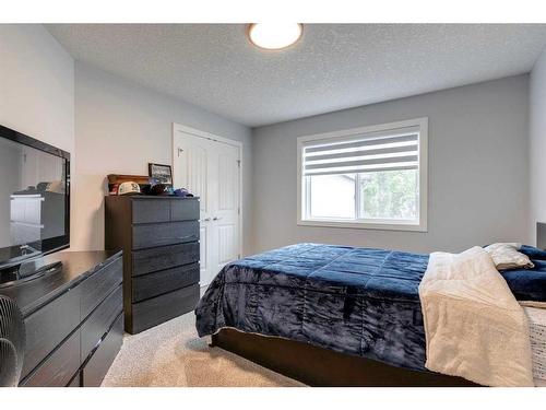 38 Westpark Crescent Sw, Calgary, AB - Indoor Photo Showing Bedroom