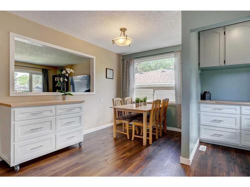 1715 66 Avenue Se, Calgary, AB - Indoor Photo Showing Dining Room