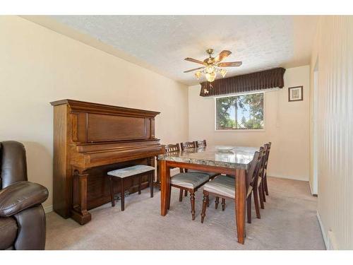 303 47 Street Se, Calgary, AB - Indoor Photo Showing Dining Room