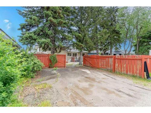 303 47 Street Se, Calgary, AB - Outdoor