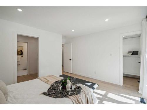 507 Cantrell Drive Sw, Calgary, AB - Indoor Photo Showing Bedroom