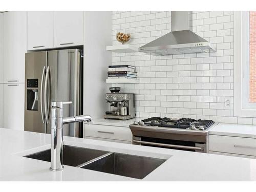 3016 Parkdale Boulevard Nw, Calgary, AB - Indoor Photo Showing Kitchen With Double Sink With Upgraded Kitchen