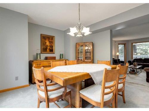 134 Scenic Park Crescent Nw, Calgary, AB - Indoor Photo Showing Dining Room