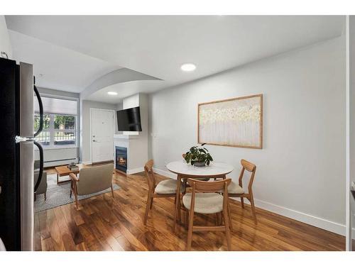 130-315 24 Avenue Sw, Calgary, AB - Indoor Photo Showing Dining Room