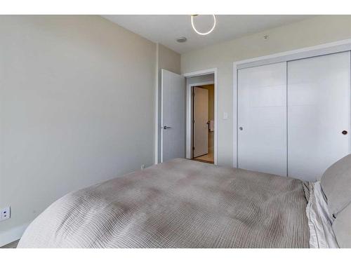 2703-930 16 Avenue Sw, Calgary, AB - Indoor Photo Showing Bedroom
