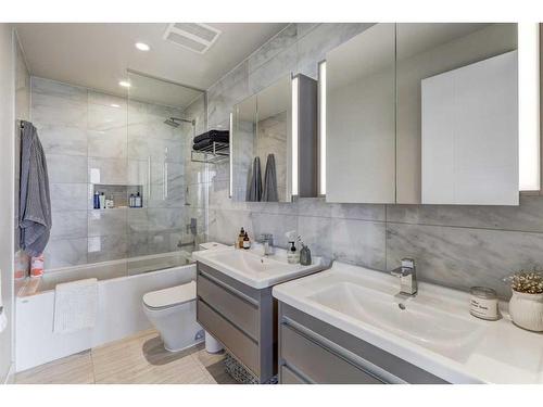 2703-930 16 Avenue Sw, Calgary, AB - Indoor Photo Showing Bathroom