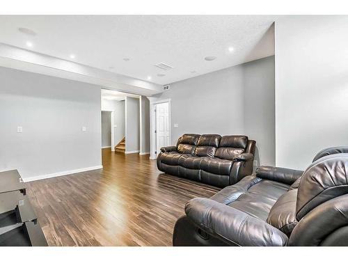 61 Nolanhurst Rise Nw, Calgary, AB - Indoor Photo Showing Living Room