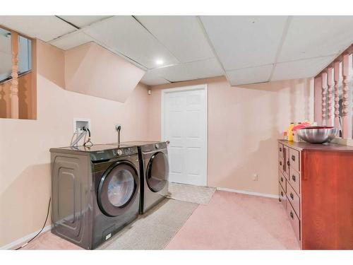 343 Maitland Crescent Ne, Calgary, AB - Indoor Photo Showing Laundry Room