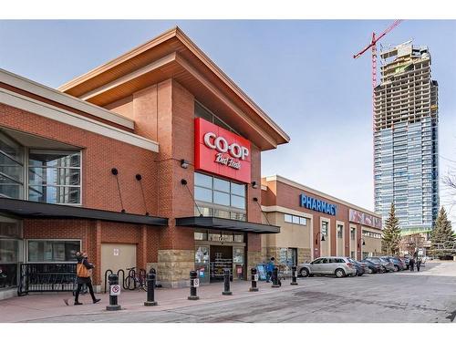 312-1053 10 Street Sw, Calgary, AB - Outdoor