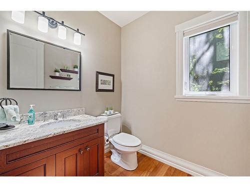 97 Posthill Drive Sw, Calgary, AB - Indoor Photo Showing Bathroom