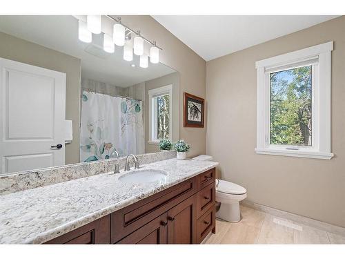 97 Posthill Drive Sw, Calgary, AB - Indoor Photo Showing Bathroom