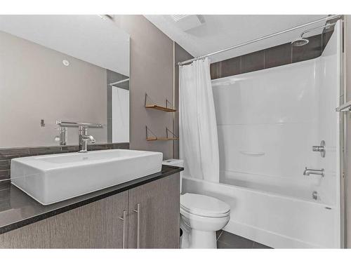 2417-11 Mahohany Row Se, Calgary, AB - Indoor Photo Showing Bathroom