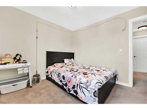 3408 56 Street Ne, Calgary, AB - Indoor Photo Showing Bedroom