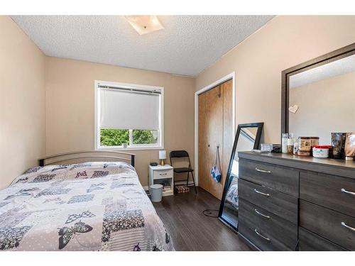 14764 Mt Mckenzie Drive Se, Calgary, AB - Indoor Photo Showing Bedroom