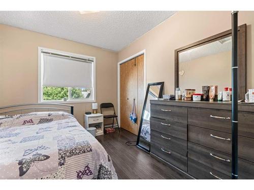 14764 Mt Mckenzie Drive Se, Calgary, AB - Indoor Photo Showing Bedroom