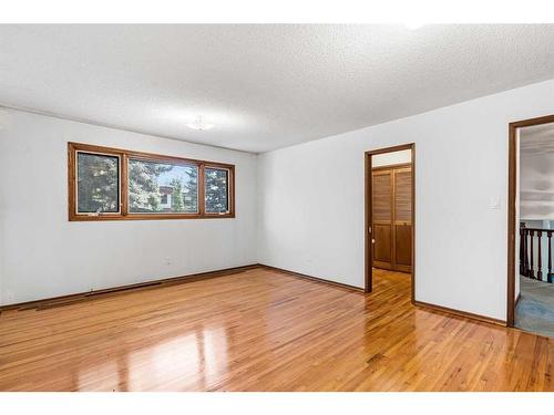 1220 Varsity Estates Road Nw, Calgary, AB - Indoor Photo Showing Other Room