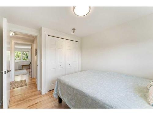 219 Silver Valley Boulevard Nw, Calgary, AB - Indoor Photo Showing Bedroom