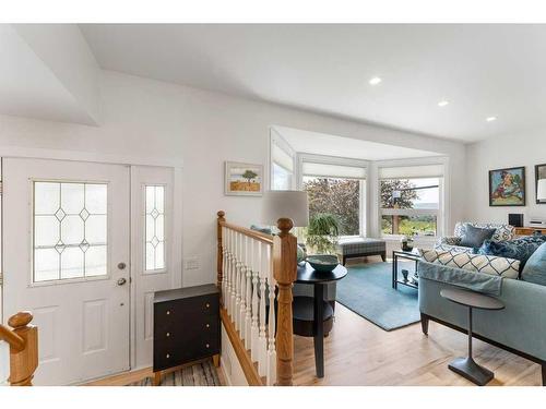 219 Silver Valley Boulevard Nw, Calgary, AB - Indoor Photo Showing Living Room