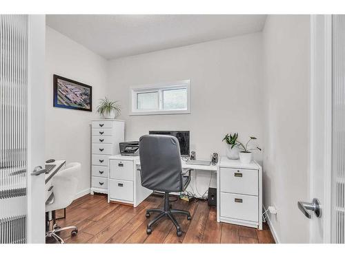 16 Masters Way Se, Calgary, AB - Indoor Photo Showing Office