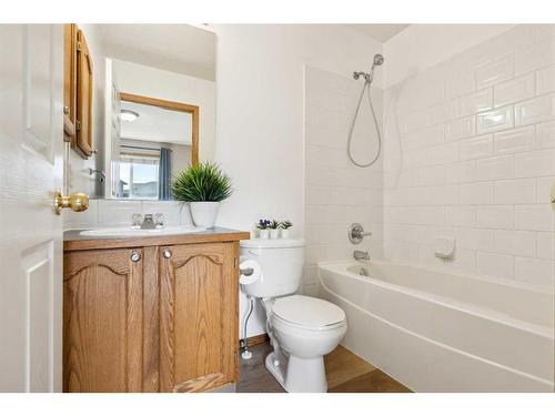 158 Tarawood Lane Ne, Calgary, AB - Indoor Photo Showing Bathroom