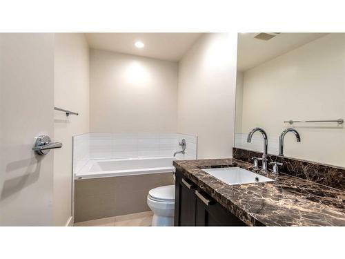 1227-222 Riverfront Avenue Sw, Calgary, AB - Indoor Photo Showing Bathroom