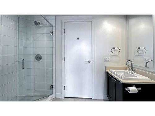 1227-222 Riverfront Avenue Sw, Calgary, AB - Indoor Photo Showing Bathroom