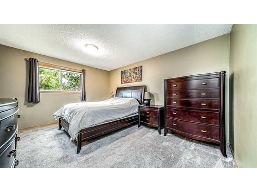 234 Covington Close Ne, Calgary, AB - Indoor Photo Showing Bedroom