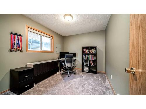 234 Covington Close Ne, Calgary, AB - Indoor Photo Showing Office