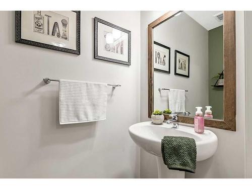 22 Mount Rae Place, Okotoks, AB - Indoor Photo Showing Bathroom