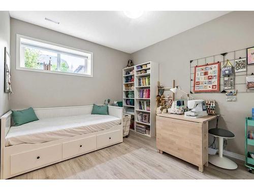 22 Mount Rae Place, Okotoks, AB - Indoor Photo Showing Bedroom