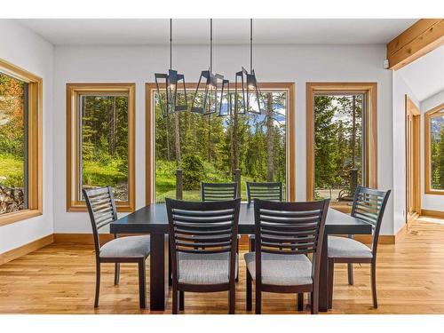 860 Silvertip Heights, Canmore, AB - Indoor Photo Showing Dining Room