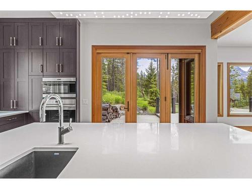 860 Silvertip Heights, Canmore, AB - Indoor Photo Showing Kitchen