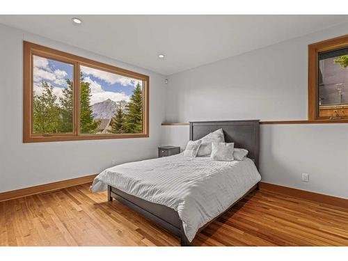 860 Silvertip Heights, Canmore, AB - Indoor Photo Showing Bedroom