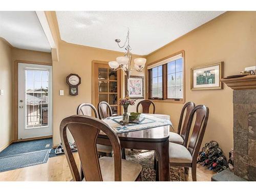 1320 56 Avenue Nw, Calgary, AB - Indoor Photo Showing Dining Room