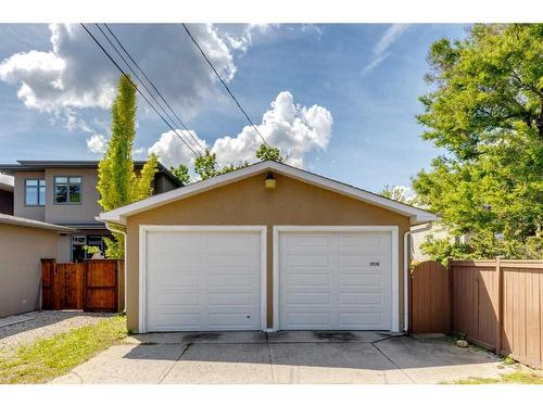 2036 23 Avenue Sw, Calgary, AB - Outdoor With Exterior