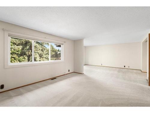 44-1901 Varsity Estates Drive Nw, Calgary, AB - Indoor Photo Showing Other Room