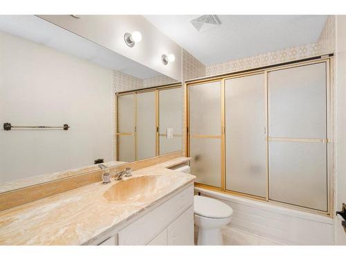 44-1901 Varsity Estates Drive Nw, Calgary, AB - Indoor Photo Showing Bathroom