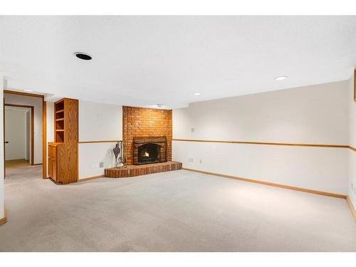 44-1901 Varsity Estates Drive Nw, Calgary, AB - Indoor With Fireplace