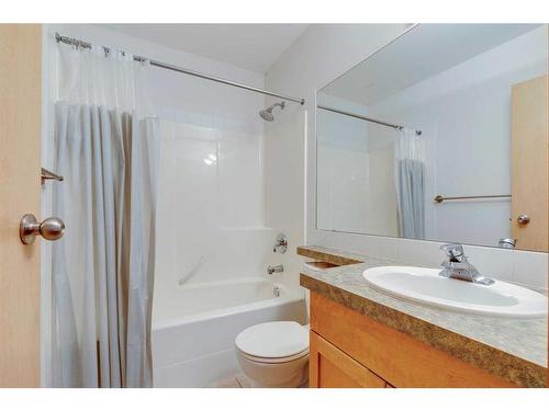 204-1235 13 Avenue Sw, Calgary, AB - Indoor Photo Showing Bathroom
