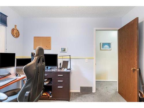 160 Berwick Way Nw, Calgary, AB - Indoor Photo Showing Office