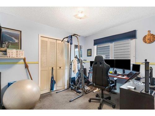 160 Berwick Way Nw, Calgary, AB - Indoor Photo Showing Office